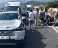 1 Ölü 3 Yaralı: Mezarlık Yolunda Kaza