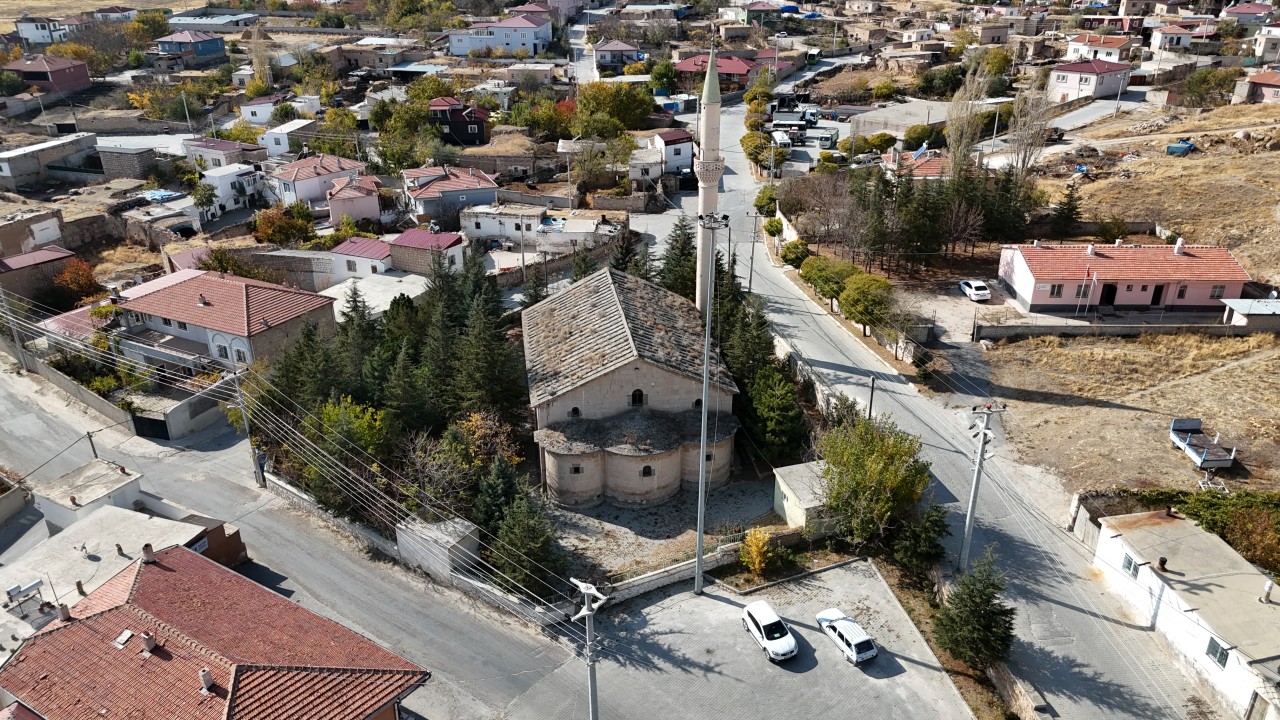 11089AA-20251120-39756772-39756765-TARIHI_AKTAS_KILISE_CAMI_KUTUPHANE_OLARAK_HIZMET_VERECEK.jpg