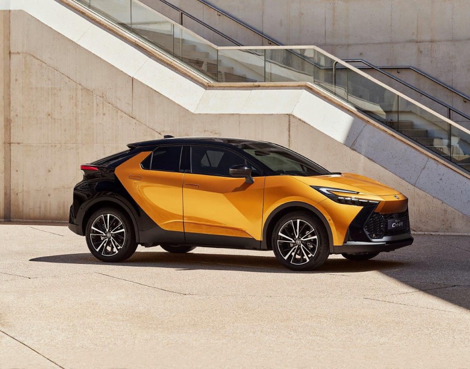 15825Yeni-Toyota-C-HR-6.jpg