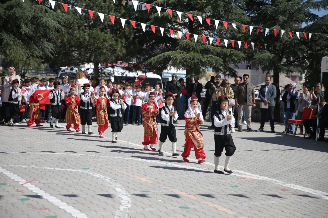 17249AA-20250910-39072455-39072452-NIGDEDE_ILKOGRETIM_HAFTASI_KUTLANDI.jpg