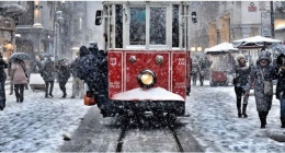 2 Ocak Cuma İstanbul'da Okul Var mı? Kar Yağışı Sonrası Valilik Kararı Merak Ediliyor!