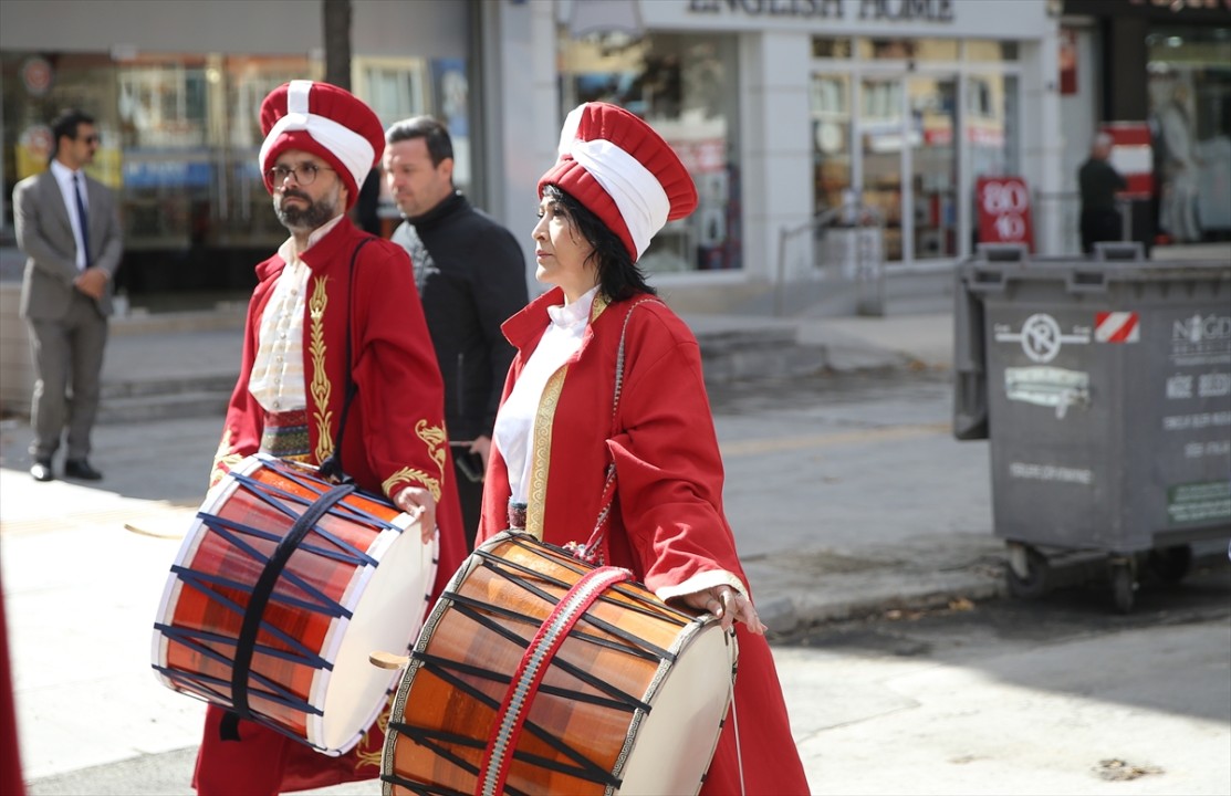 23220AA-20250922-39189797-39189790-DAVUL_SEVGISI_AYSE_EZERI_MEHTER_TAKIMINA_TASIDI.jpg