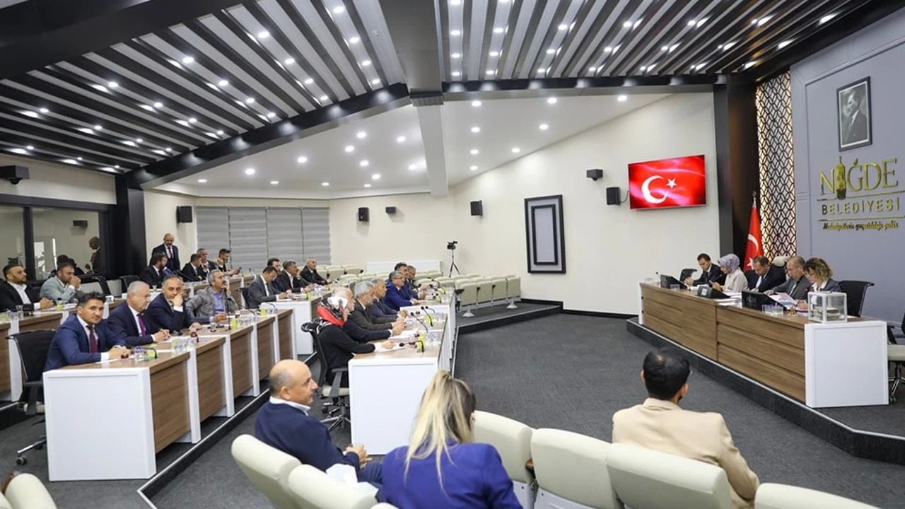 29310nigde-belediyesinde-ilk-meclis-toplantisi-2.webp