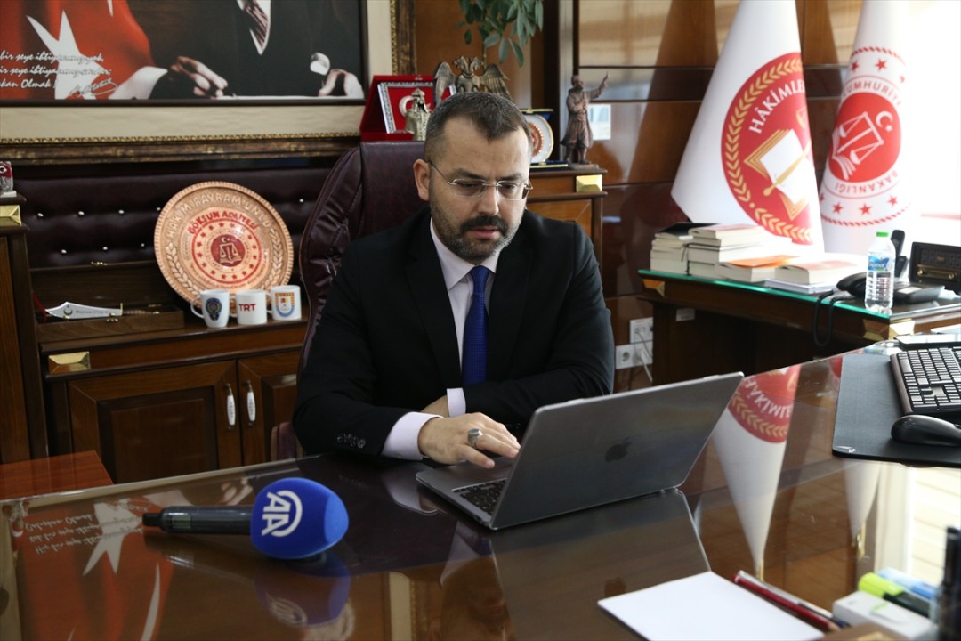 29973nigde-adalet-komisyonu-baskani-unlu-aanin-yilin-kareleri-oylamasina-katildi_1e083729ac93.jpg