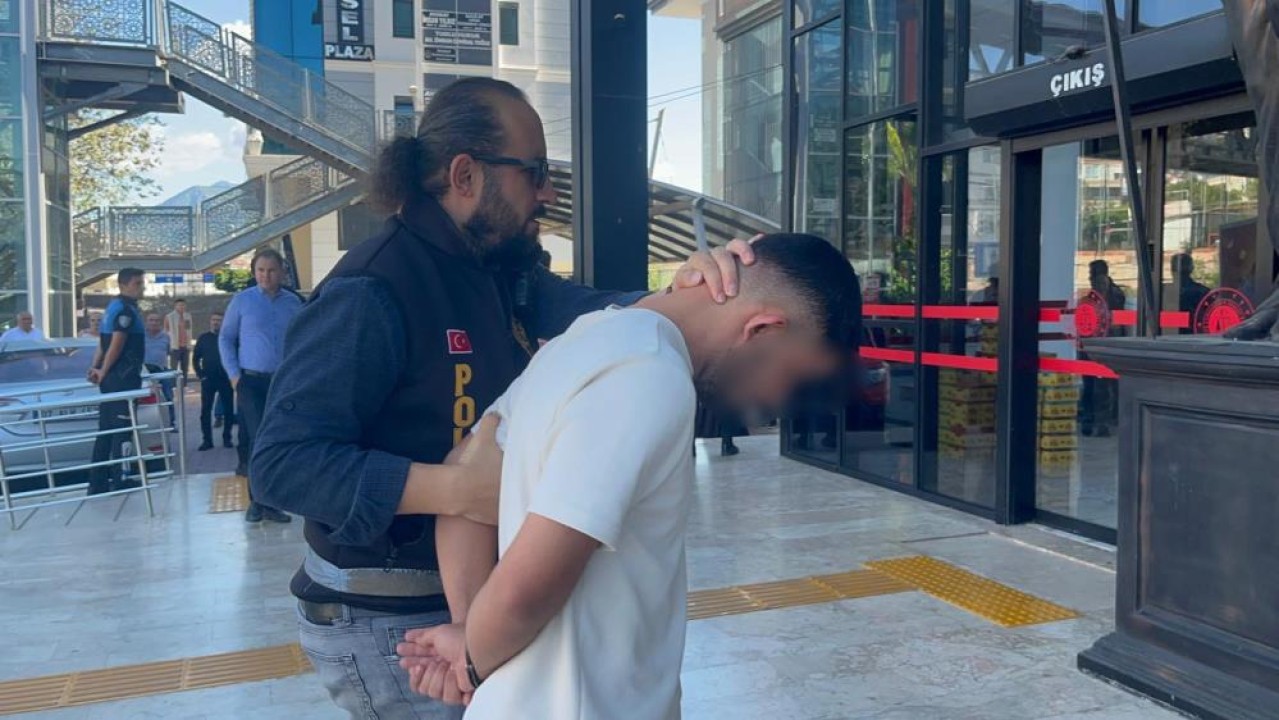 38135AW557949_05 (1).jpg