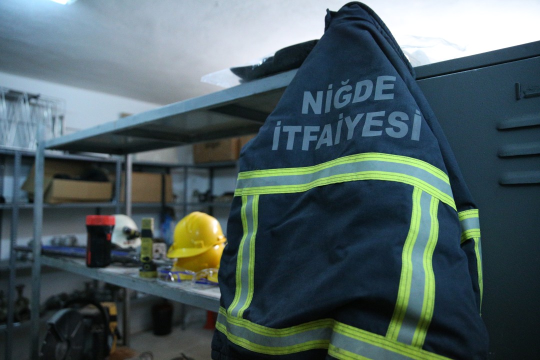 40215AA-20260202-40434064-40434056-6_SUBAT_DEPREMLERININ_UCUNCU_YILI_NIGDELI_ITFAIYECILER_DEPREMDE_KULLANDIKLARI_EKIPMANLARI_ANI_OLARAK_SAKLIYOR.jpg