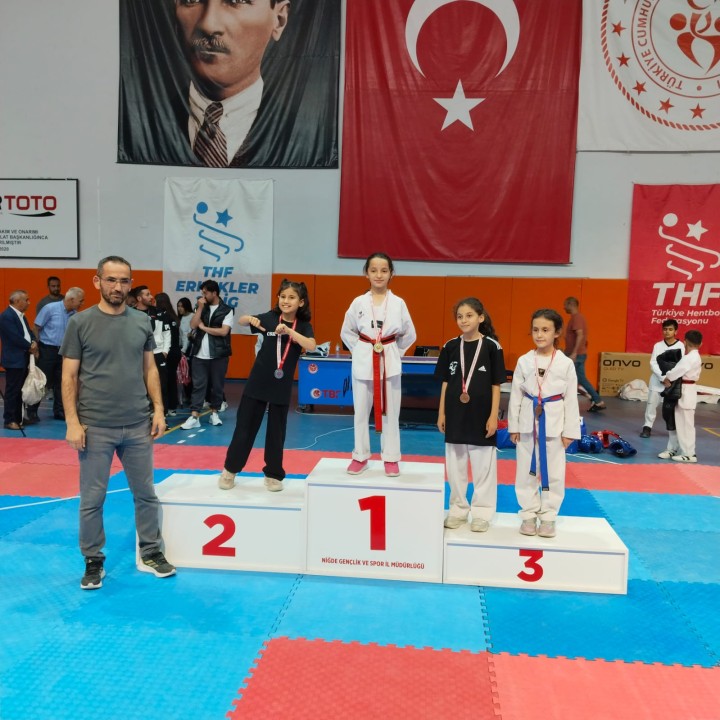 4104007f0c612-acb8-4796-93cf-d8b0a87db39c.jpg