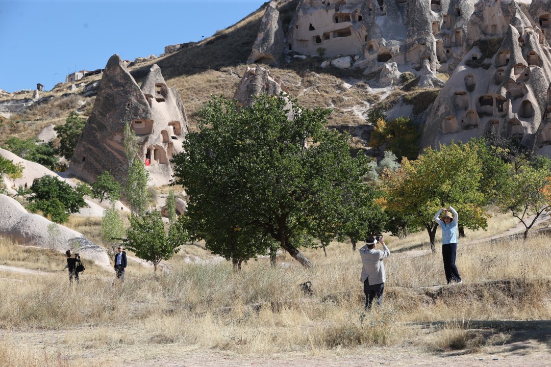 43150AA-20251003-39297777-39297761-CINLI_TURISTLER_ALTIN_HAFTA_TATILINDE_KAPADOKYAYI_HAREKETLENDIRDI.jpg