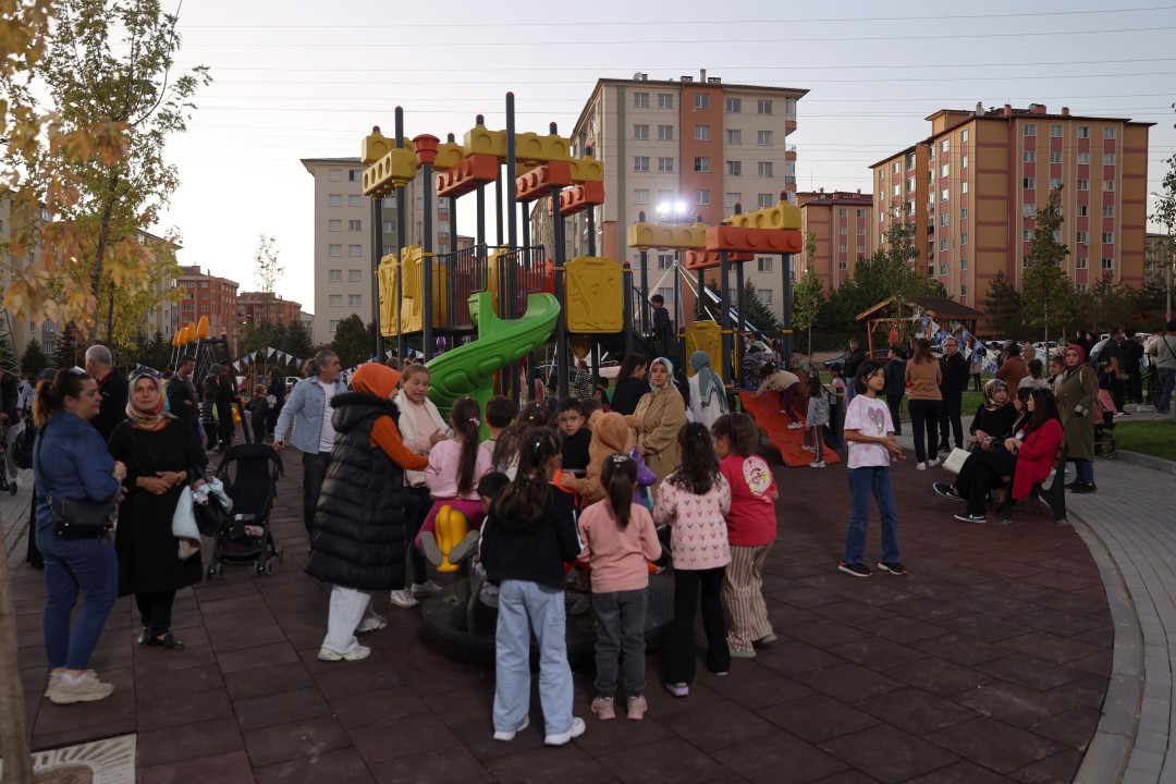 43176AA-20250923-39206451-39206450-SEHIT_POLIS_MEMURU_SEYDA_YILMAZIN_ADI_MEMLEKETI_SIVASTA_PARKTA_YASATILACAK.jpg