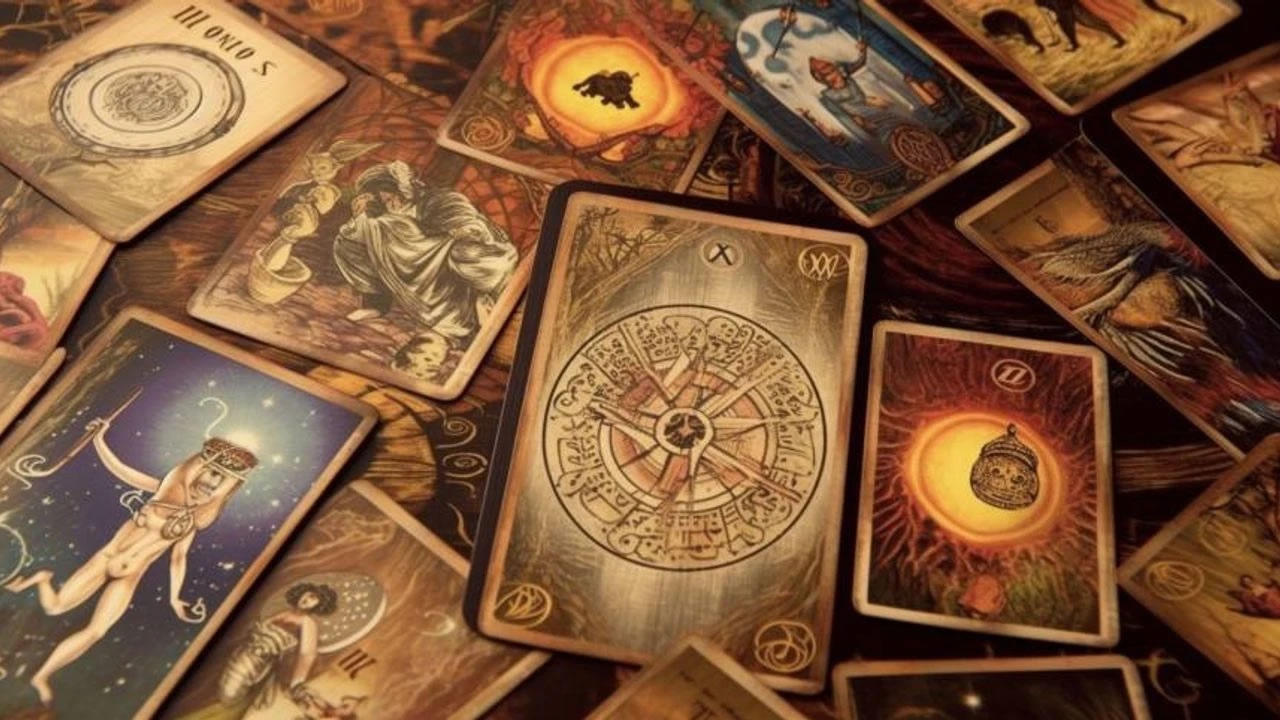 5 Aralık Tarot Falı: Bugün Seni Neler Bekliyor? Aşk, Sağlık, Para ve İş İçin Detaylı Yorum