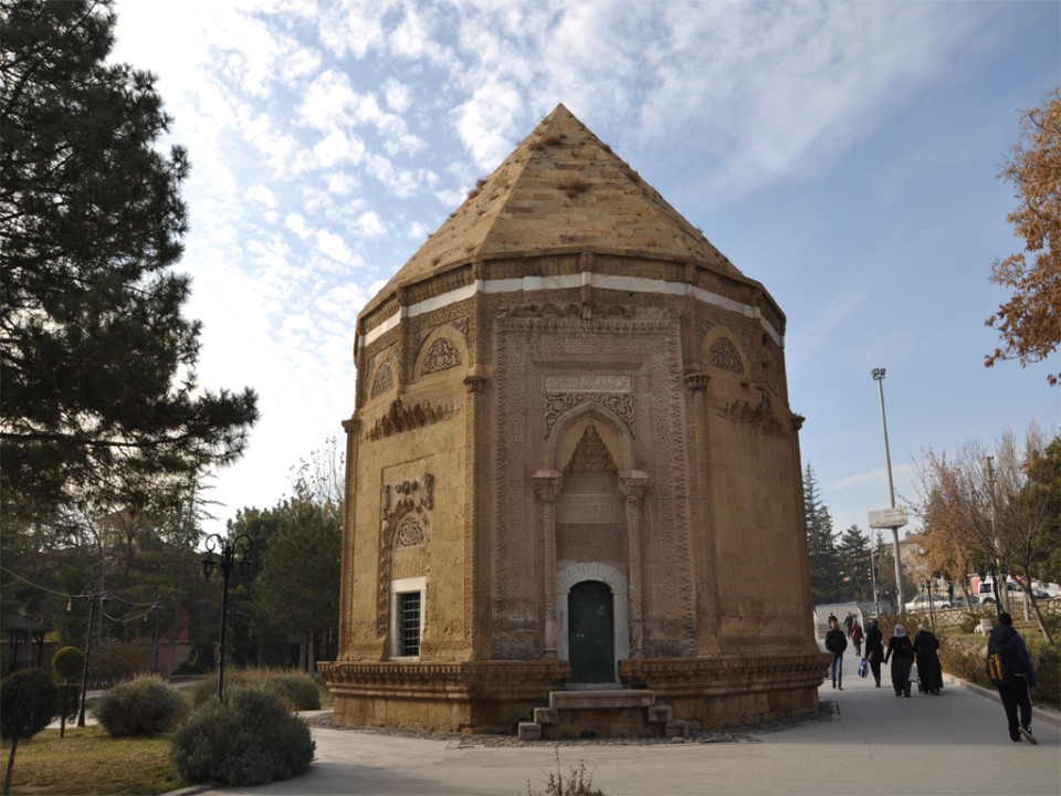 501920160211142451800_HUDAVEND HATUN TURBESI.jpg