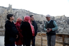 58 yaşındaki ortaokul mezunu Cemalettin Yavuz, kendi imkanlarıyla 9 dil öğrendi