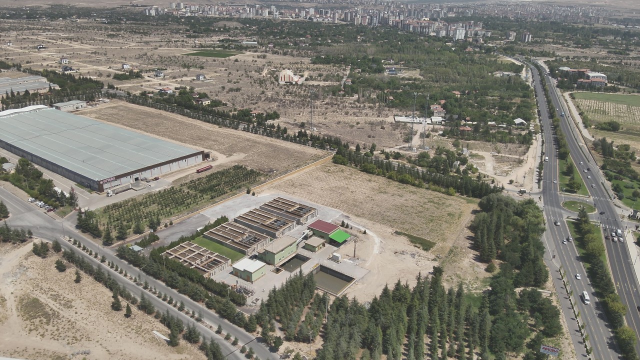 6348AA-20250827-38934530-38934518-NIGDE_OSBDE_KURULAN_TESISTE_ARITILAN_ATIK_SU_TARIMA_CAN_VERIYOR.jpg