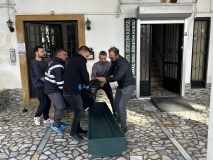  70 yaşındaki  kadın evinde ölü bulundu