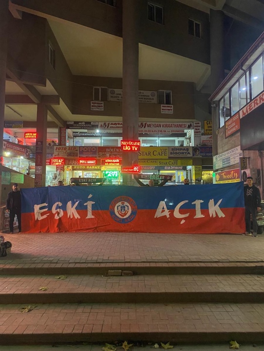 945 Kilometre Yol Giden ‘Kimsesizler’ Takımını Yalnız Bırakmadı