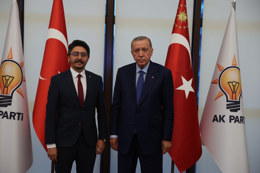 AK Parti’de şok istifa!