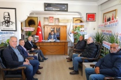 AK Parti Niğde İl Başkanlığı’nda yoğun ziyaret trafiği