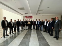 Alim Yeşil mazbatasını aldı