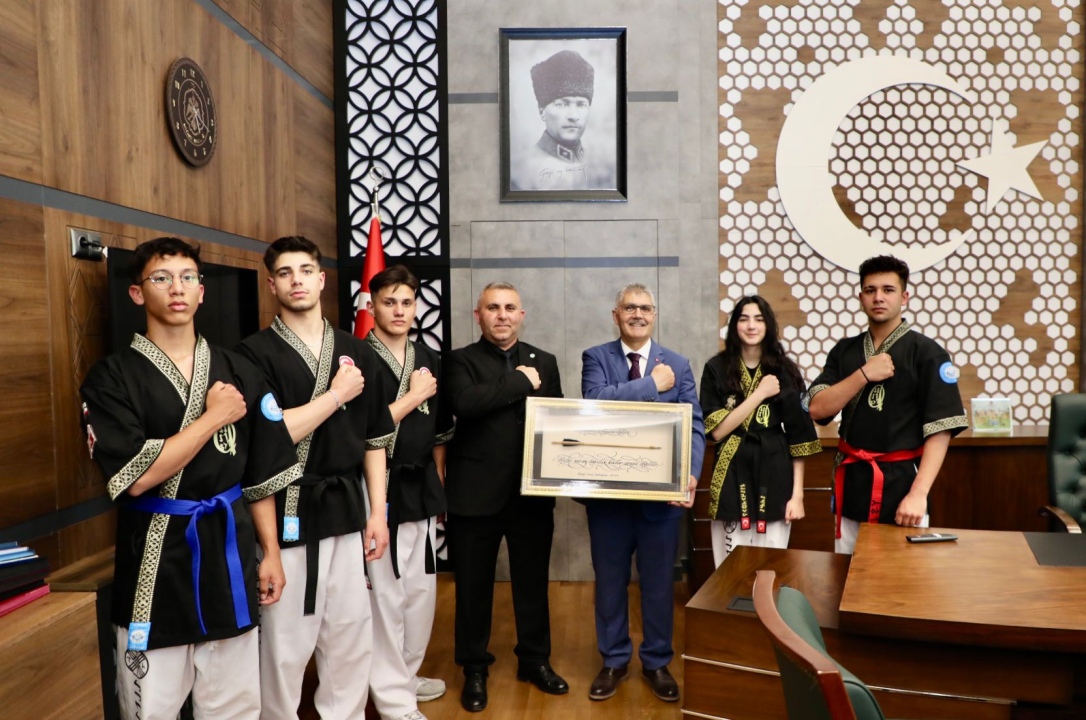 Alpagut Turan Federasyonu’ndan Niğde Valisi Cahit Çelik’e Ziyaret