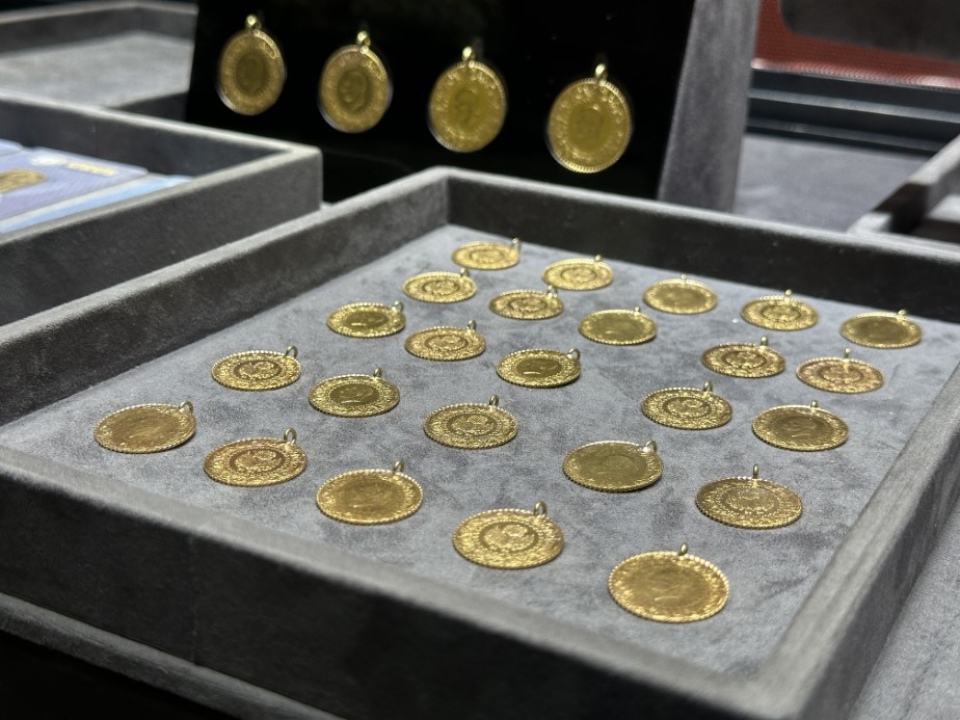 Altın fiyatları bir günde geriledi! 15 Kasım Cumartesi gram altın fiyatları