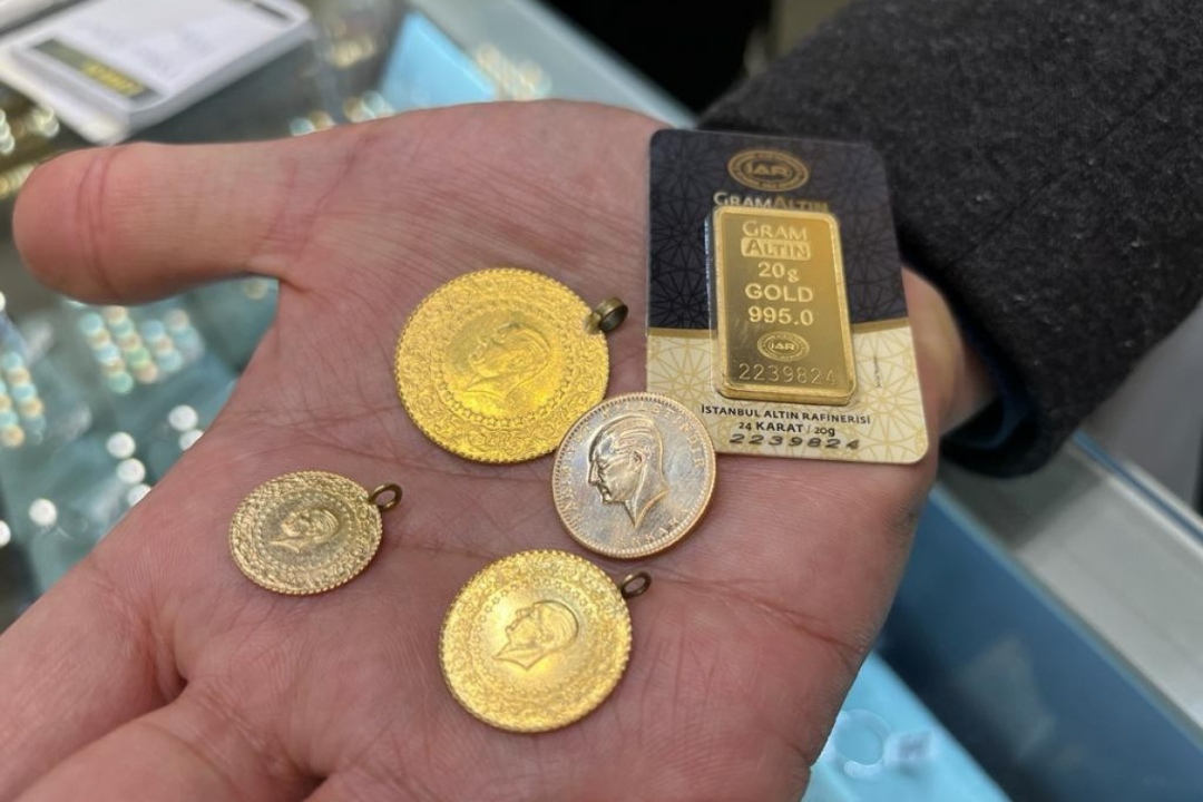 Altın Kasım ayına hareketli başladı