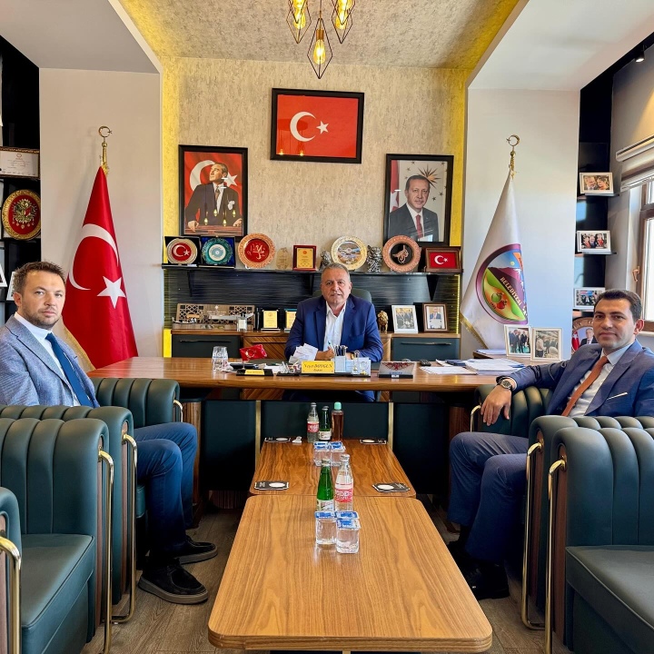 Altunhisar Belediye Başkanı Neşet Doygun'a Aile ve Sosyal Hizmetler İl Müdüründen Ziyaret