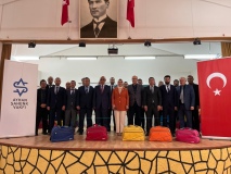Altunhisar’da Cumhuriyet’in 102. Yılı Armağanları öğrencilere dağıtıldı