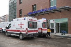 Altunhisar’da Kavga Kanlı Bitti: 3 Yaralı