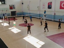 Altunhisar’da Kurumlar Arası  Voleybol Turnuvası düzenlendi 