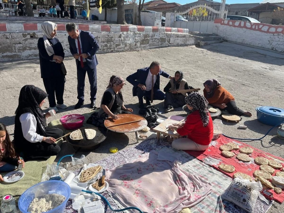 Altunhisar’da okullardan Gazze’ye destek kermesi