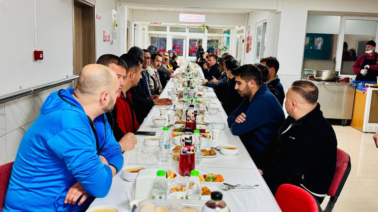 Altunhisar Devlet Hastanesinde iftar programı