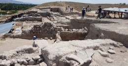  Altunhisar Kınık Höyük: Kapadokya'da Yeni Bir Kazı