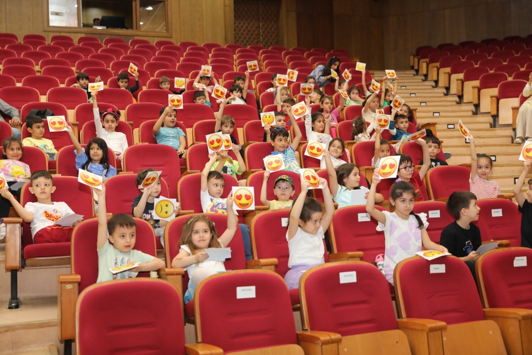 Anaokulu öğrencileri doktora tezlerini oyladı