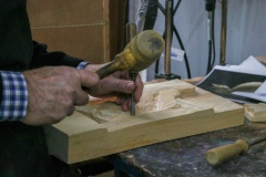 Anılarını ahşapla şekillendiriyor