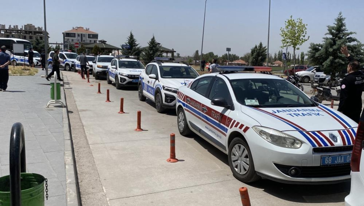 Arazi anlaşmazlığında hem husumetlisini hem babasını vurdu