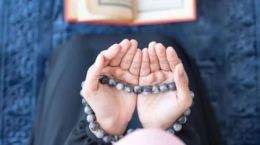 Arefe Günü 1000 İhlas Suresi Okumanın Sırrı: Kimler, Ne Zaman Okumalı?