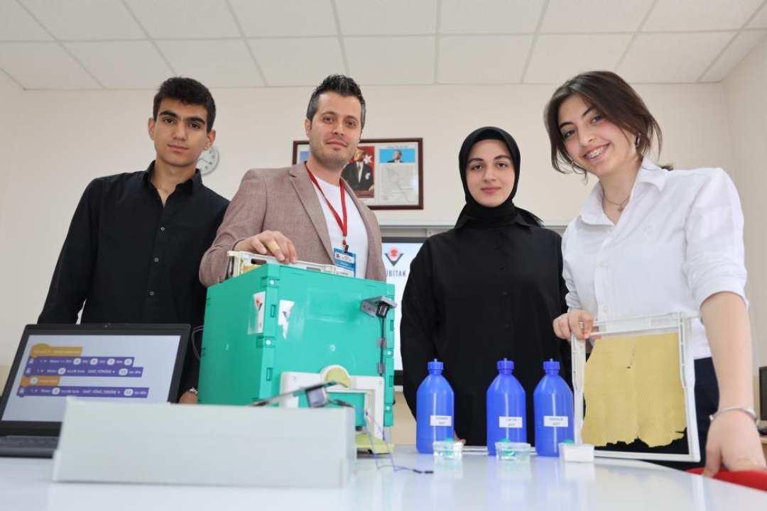 Arıcılıkta Yapay Zeka Destekli Yenilikçi Çözüm Bölge Birincisi Oldu