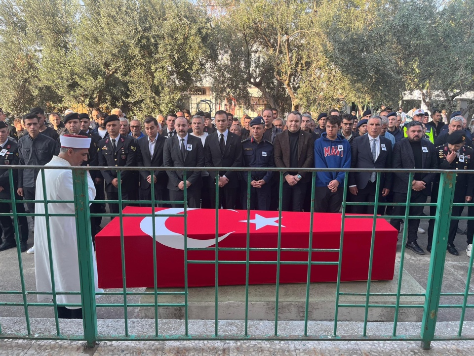 Astsubay Kıdemli Başçavuş Osman Deniz Toprağa Verildi