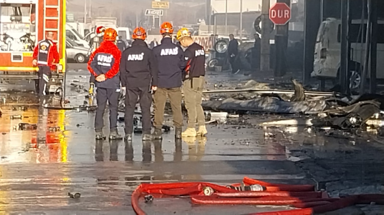 Ata Sanayideki Yangında Ekiplerin Müdahalesi Tepki Çekti!