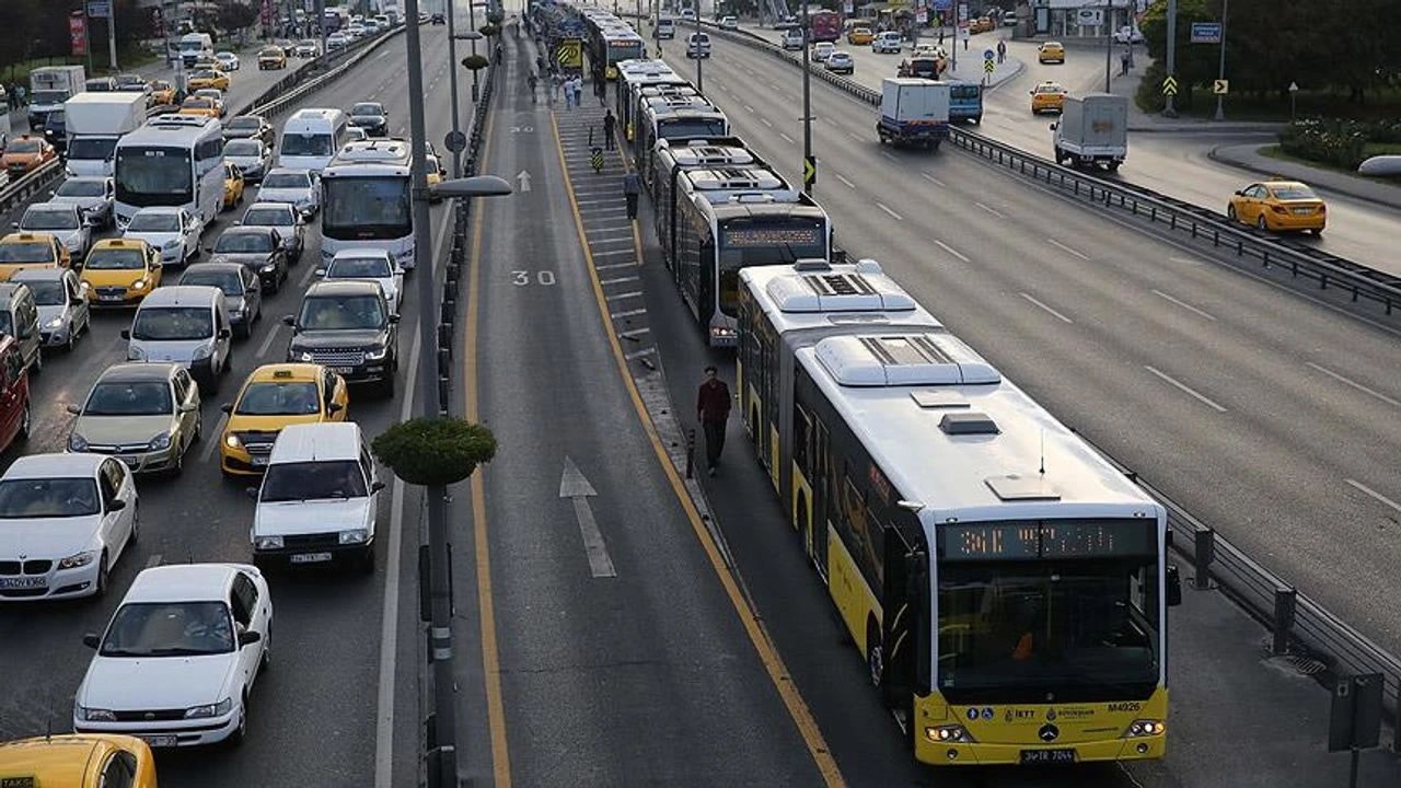 Avcılar-Küçükçekmece Hattında Neler Oluyor? Metrobüs hattı neden çalışmıyor?