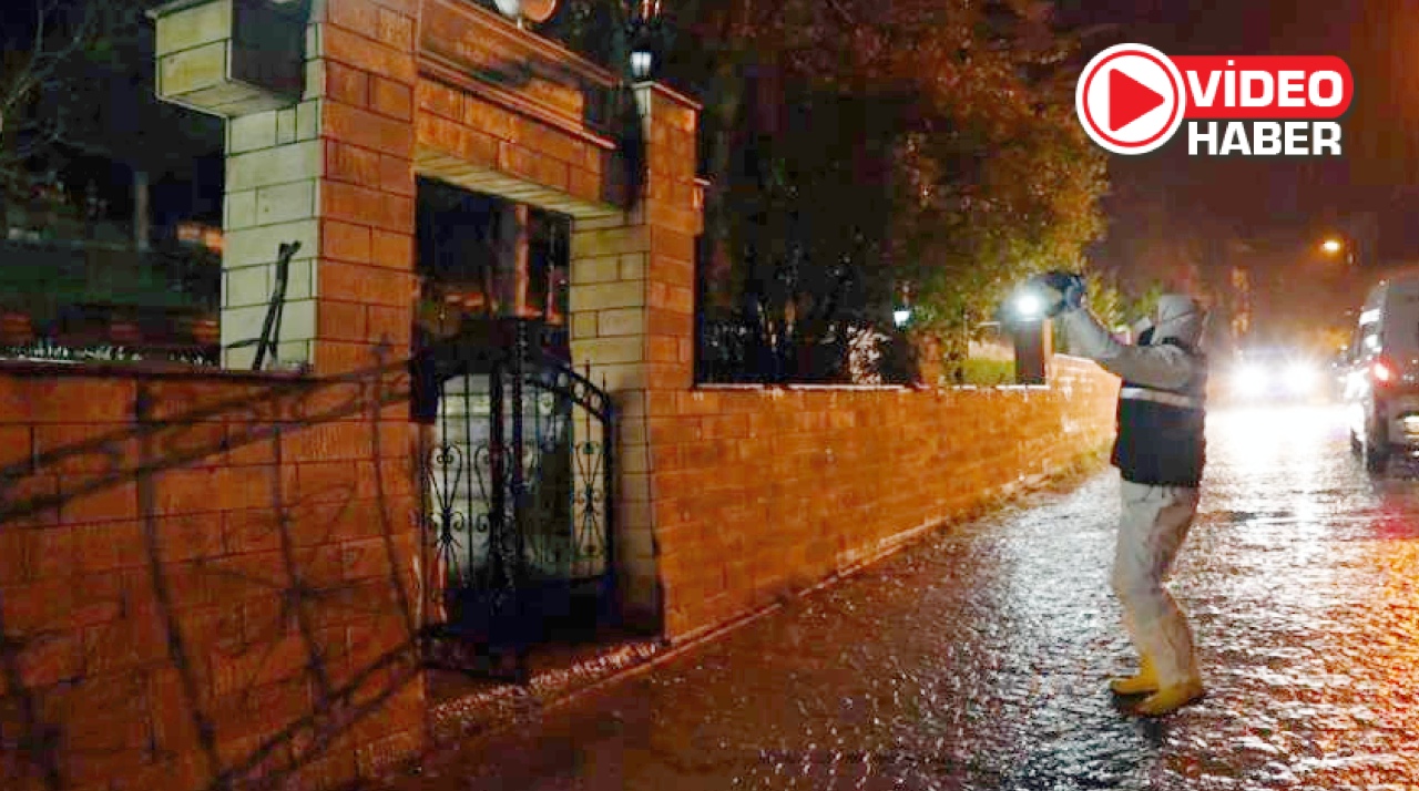 Mezarlığa giren ayı, cenazeye zarar verdi!