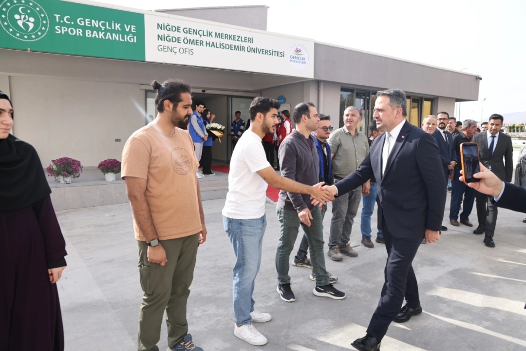 Bakan Yardımcısı Eminoğlu, Niğde Genç Ofis’te gençlerle buluştu