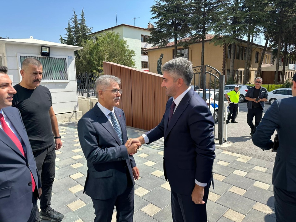 Bakan Yardımcısı Tarıkdaroğlu’ndan Niğde Valiliği’ne ziyaret
