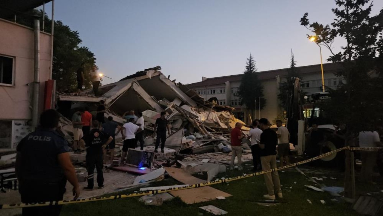 Balıkesir Sındırgı depreminde son durum   