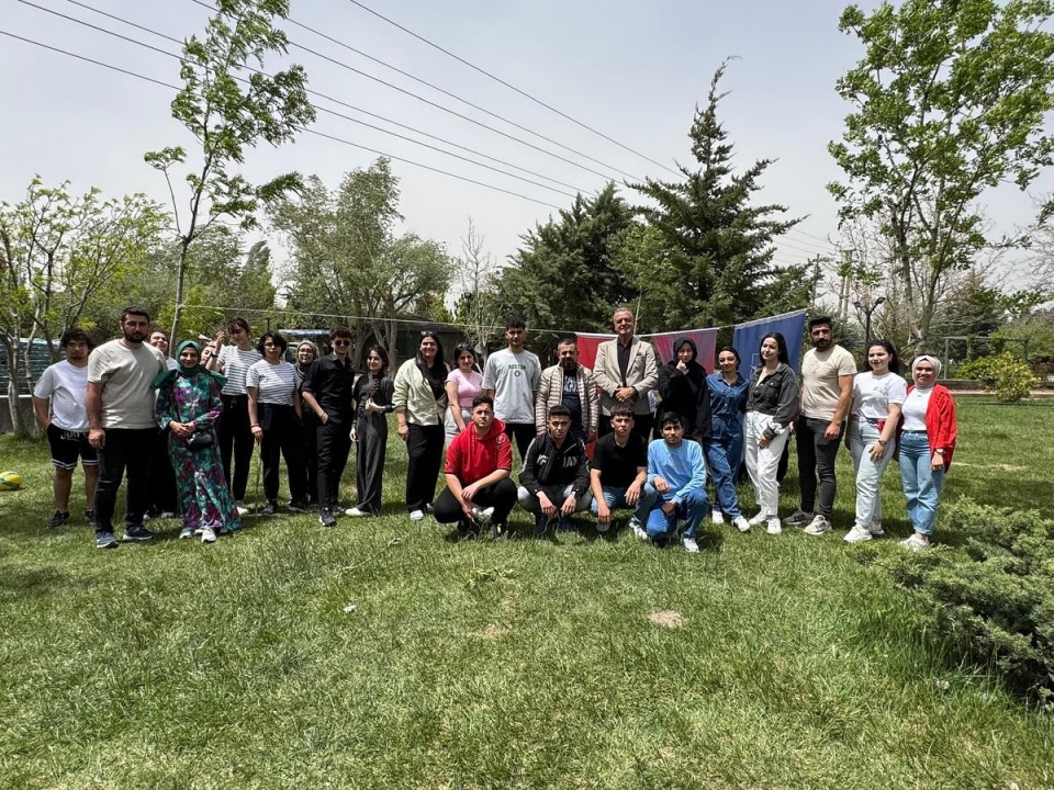 Başkan Neşet Doygun Gençlerle ve Vatandaşlarla Bir Araya Geldi