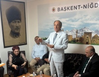Başkent-Niğde Vakfı Başkanı Gökhan Buluş Ev Sahipliğinde Akın Gönen’in Kitabı Üzerine Anlamlı Buluşma