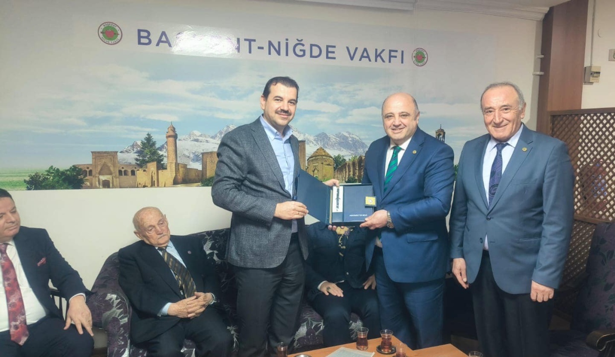 Başkent Niğde Vakfı’nda Niğdeli bürokratlar buluştu