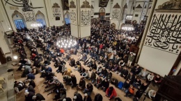 Bayram namazına yetişemeyenler dikkat: Tek başına kılınır mı, kaza edilir mi?