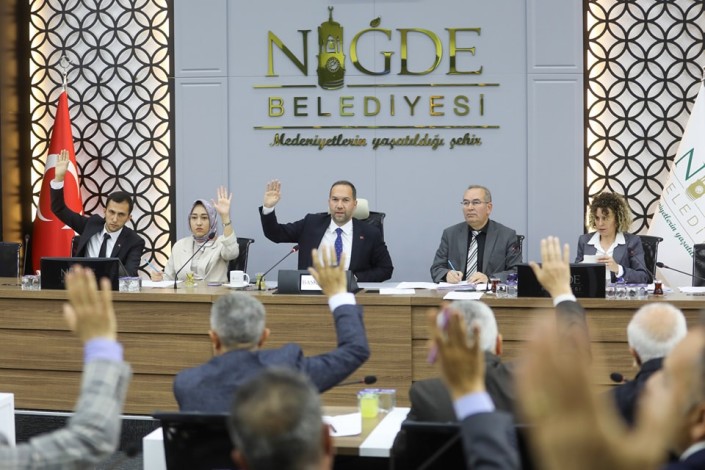 BELEDİYE MECLİSİ, DUALARLA YENİ DÖNEMİNE BAŞLADI 