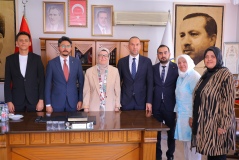 Belgin Uğur’dan AK Parti Niğde İl Başkanlığı’na ziyaret